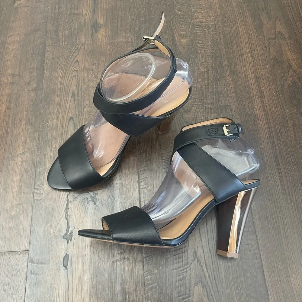 Banana Republic Heels Strappy black Gold Women size 6 open toe pump dress shoe - Picture 2 of 6